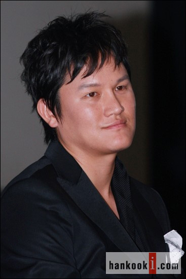저런 얌체 스타일은 바로 강성진 '딱! 찍혔다'