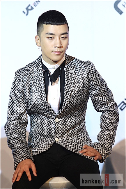 승리, 日 솔로 데뷔 앨범 발표와 함께 오리콘 1위 기염
