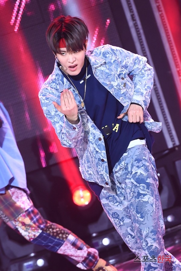 NCT127 유타, 여심 저격하는 강렬한 눈빛