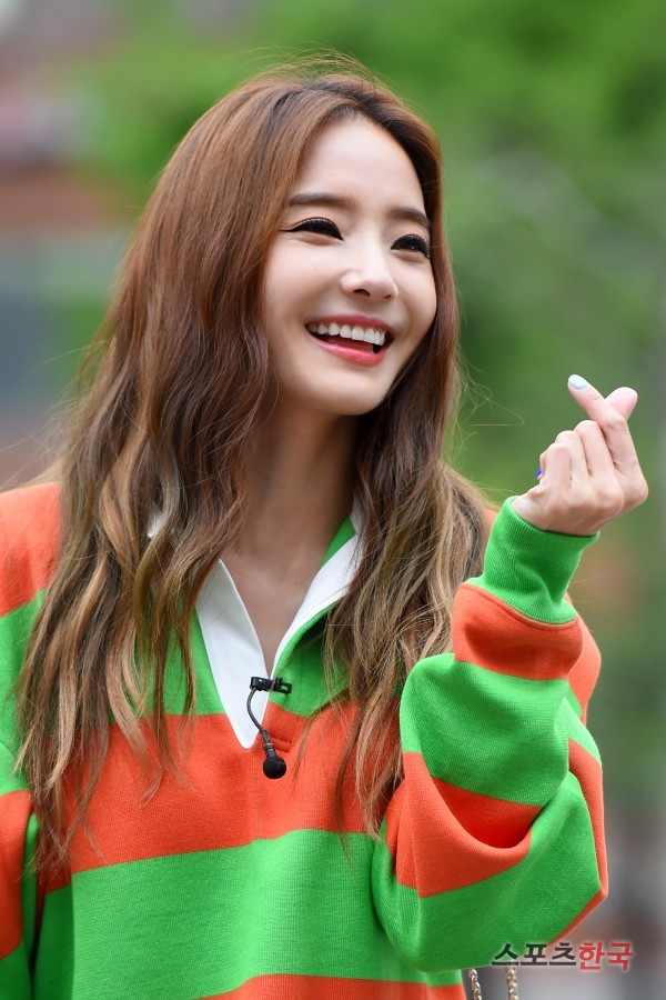 한채영, 나이 가늠이 안되는 피부 상태