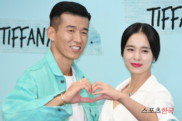 션·정혜영 부부 '달달한 포즈'