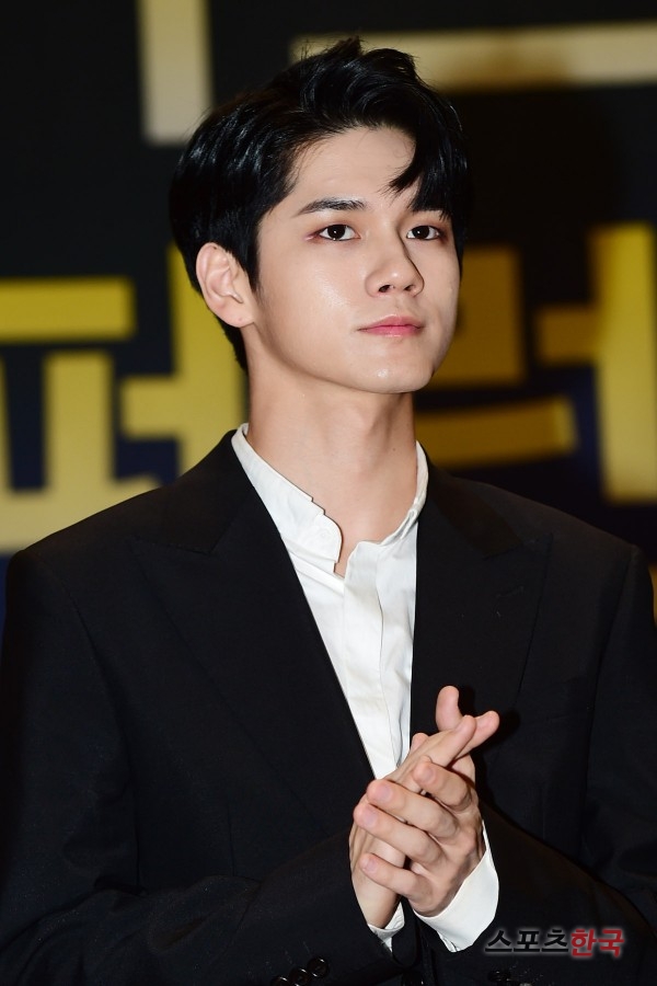 워너원 옹성우, 오늘도 각진 잘생김