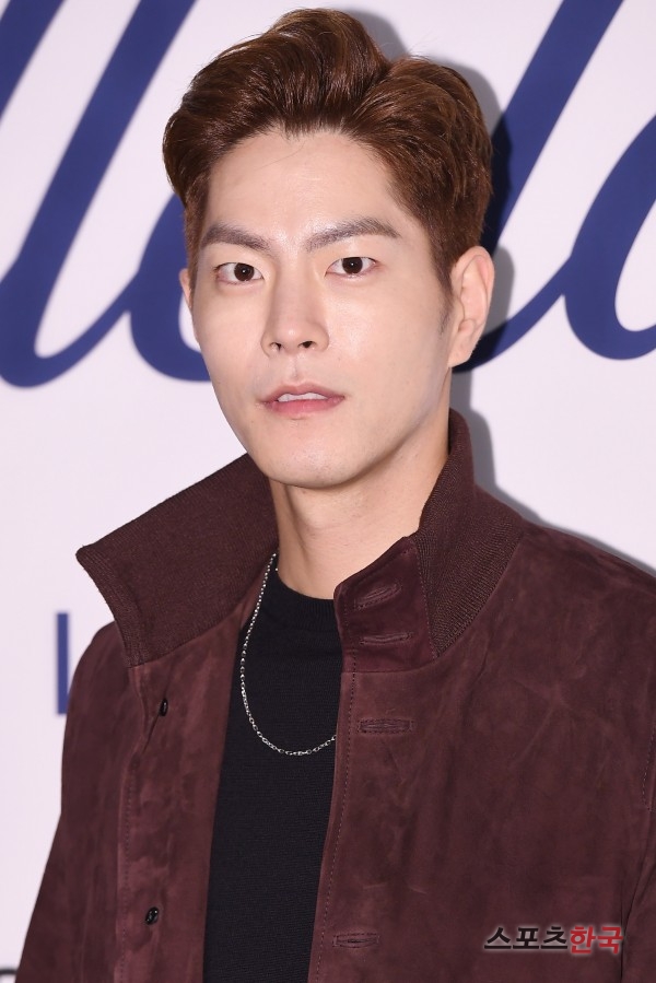 홍종현, 흠 하나 없는 비주얼