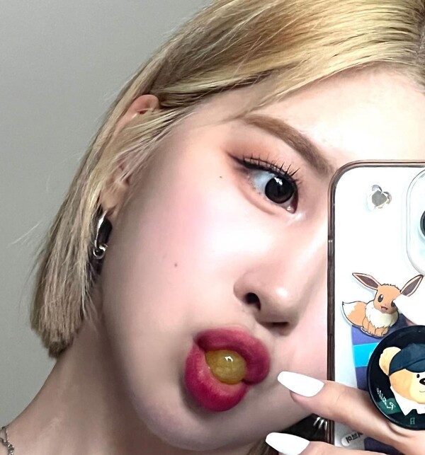 우주소녀 다영, 니트 브라톱 입고 두 팔 쭉…섹시미 넘친 볼륨감