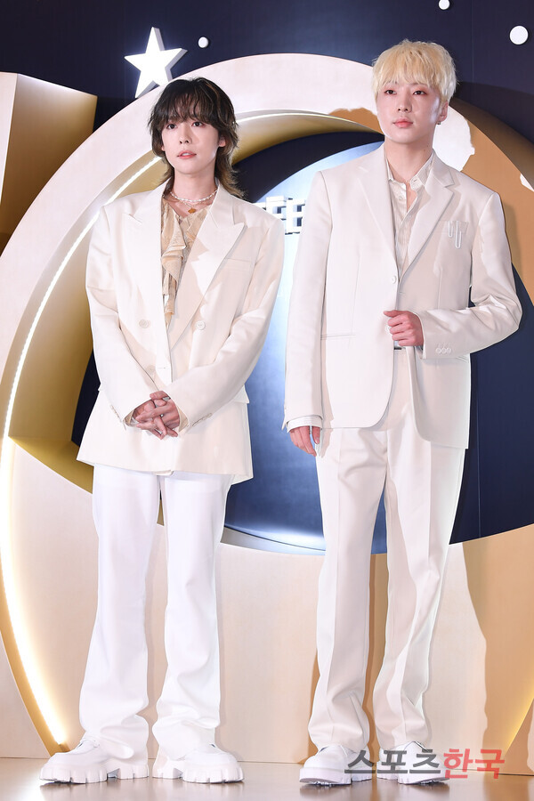 위너 김진우·강승윤, 귀공자 비주얼