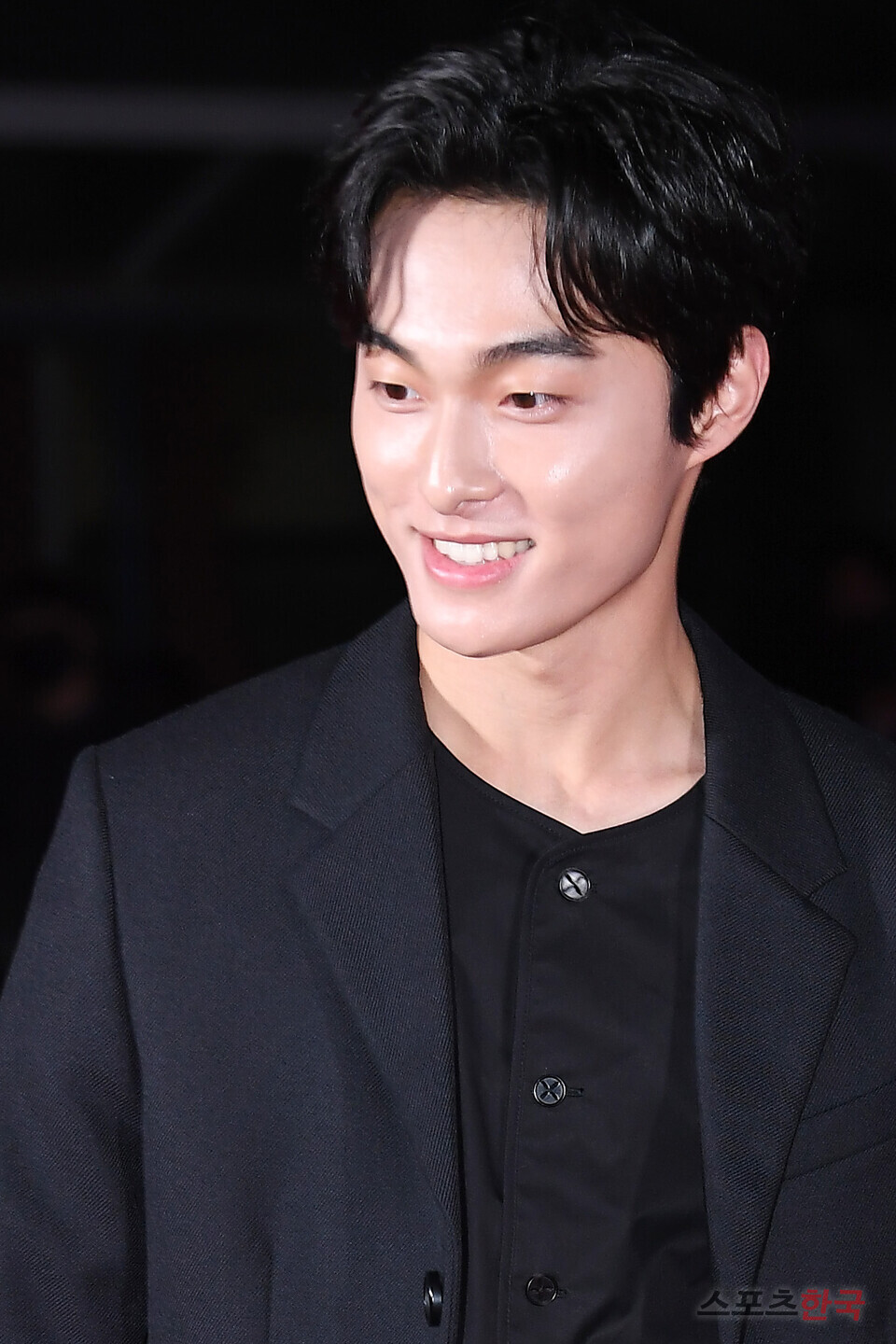 윤찬영, 훈훈한 비주얼