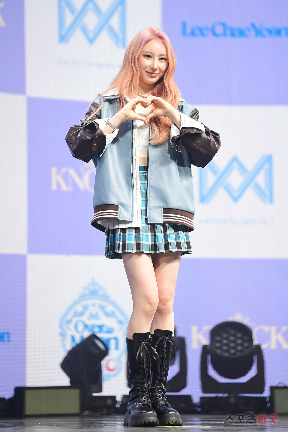 이채연, 심쿵 하트