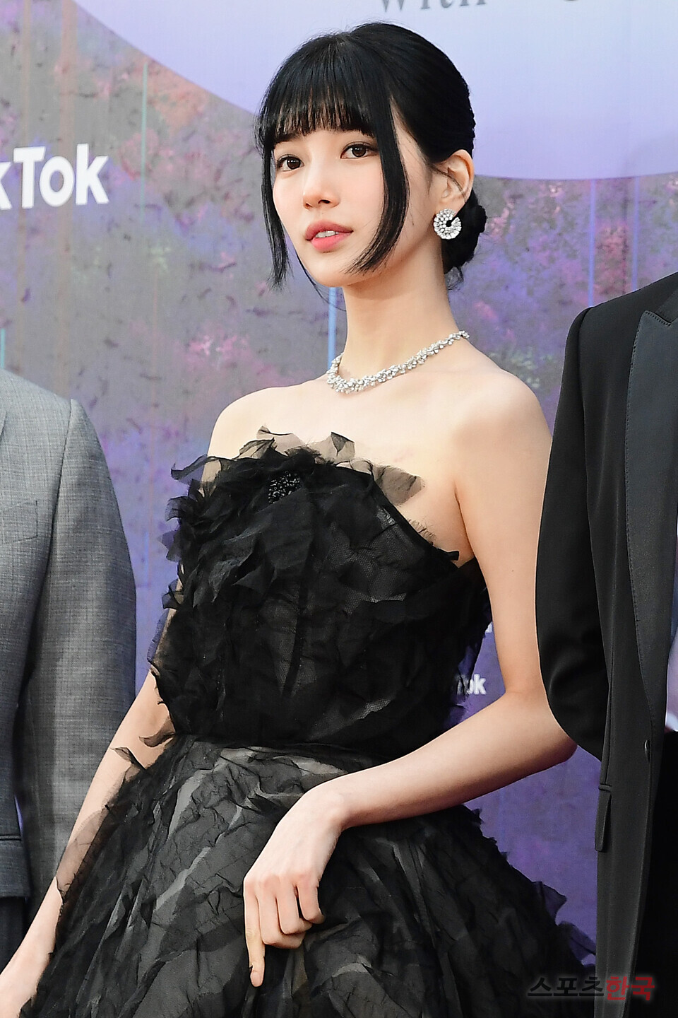 수지, 우아한 블랙스완