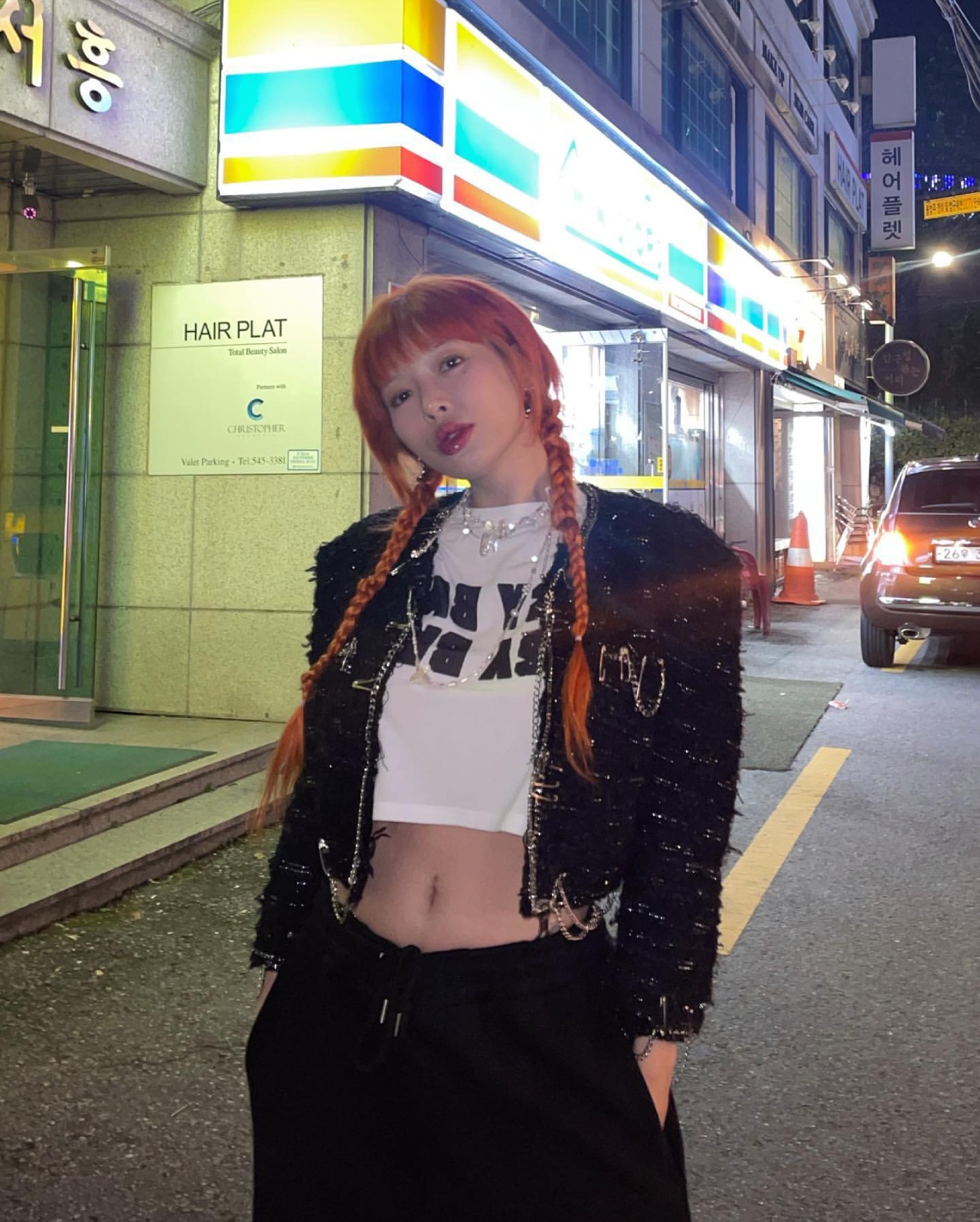 현아, 한 달 만에 올린 배꼽 노출 근황 사진…제시도 반색