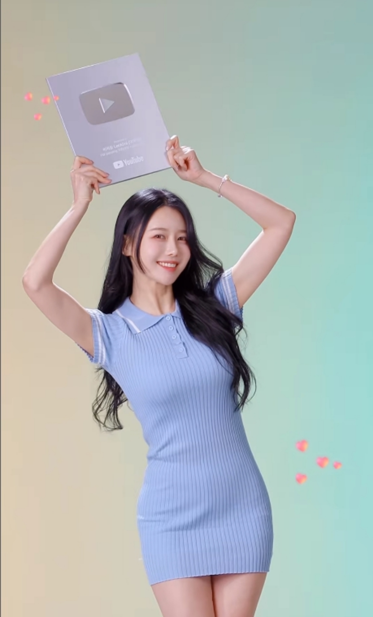 치어리더 이아영, 미니 원피스 입고 뽐낸 완벽 S라인