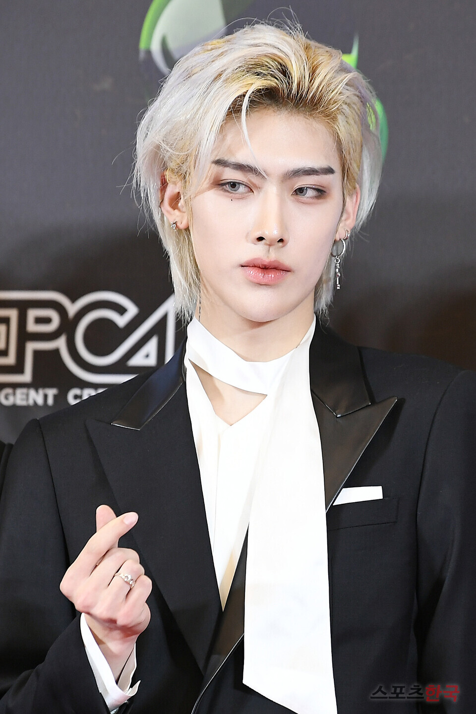 제로베이스원 리키, 몽환적인 눈빛
