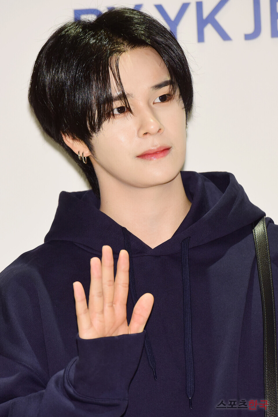 크래비티 세림, 설레는 손인사