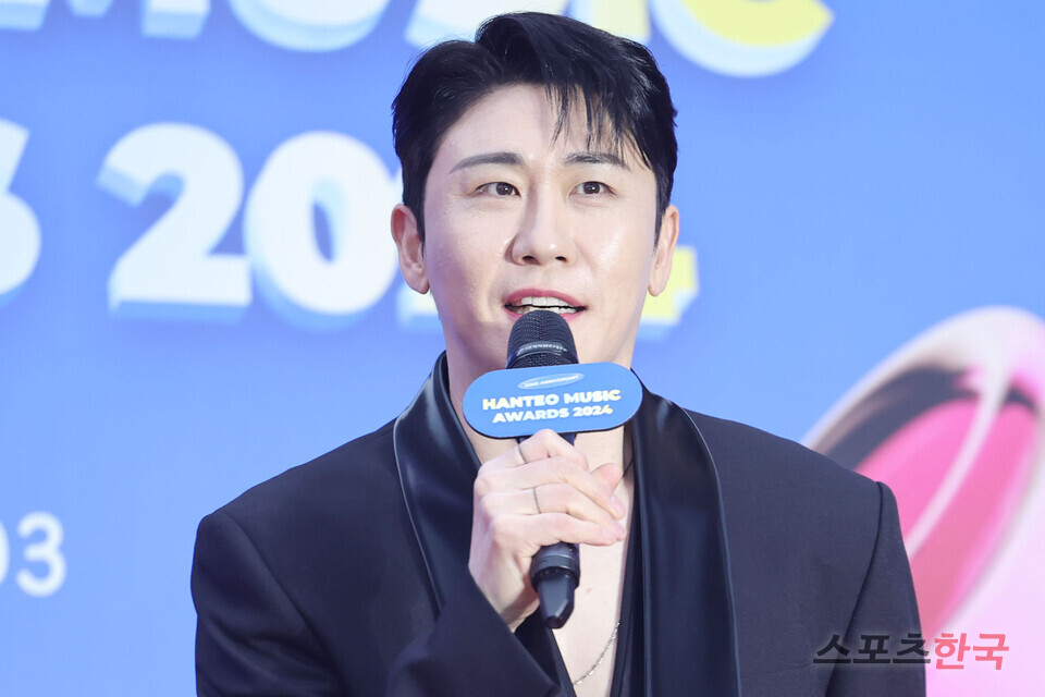 'OST계 블루칩' 영탁, OST '알 수 없는 인생' 1위 행진