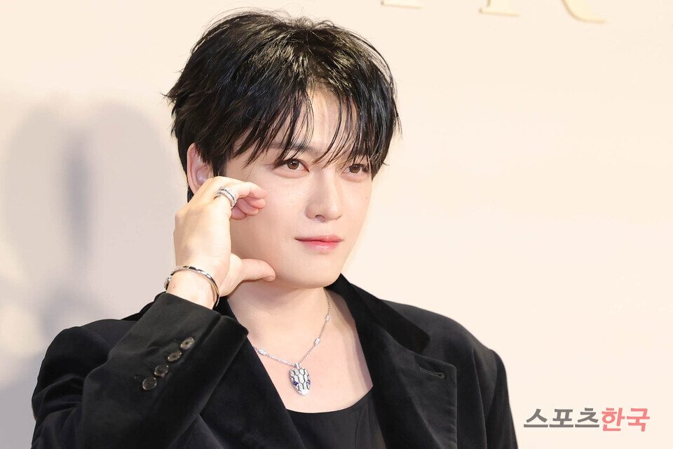 김재중, 시크한 눈빛