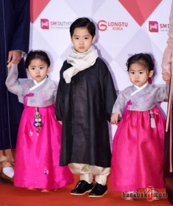 라율·라희 사이 든든한 오빠 유
