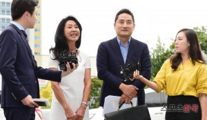 김부선 "<b>강용석</b> 도움으로 <b>이재명 명예훼손</b> 고소할 것"[입장전문]