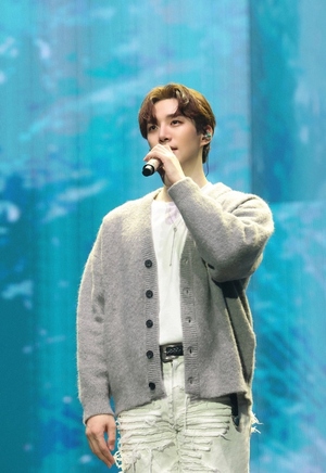 <b>이준호</b>, 단독 솔로 <b>콘서트</b> 성료…"행복과 귀감이 될 수 있도록"