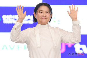 '<b>전국노래자랑</b>' 떠난 <b>김신영</b> "<b>많이</b> 배우고 행복했다"