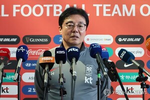 <b>황선홍</b> '男축구 10회 연속 올림픽 본선행' 다짐... "초심 잡고 예선대회 <b>우승</b>...