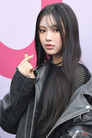 <b>뉴진스 혜인</b>, 발등 <b>미세골절</b>로 스케줄 중단