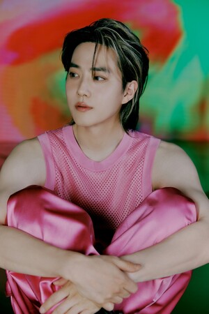 엑소 <b>수호</b>, 세 번째 미니앨범 '<b>점선면</b>' 오늘 공개… 컴백 라이브 예정