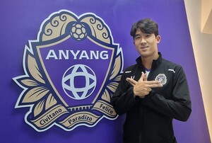 프로되기까지 '7년'버틴 악바리, '녹슬지 않고 익어가는' <b>안양</b> 김운의 축구[인...