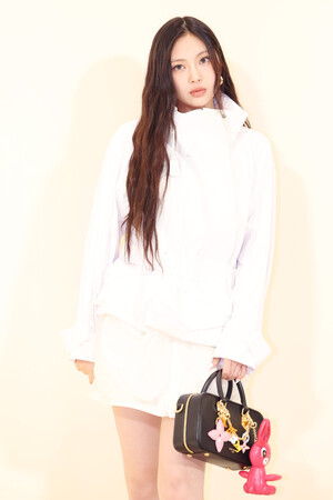 <b>뉴진스 혜인</b> '시크 도도'