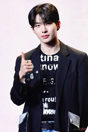<b>최보민</b>, <b>골든차일드</b> 탈퇴 심경 담은 손편지 "우리 형들 늘 고마워"[전문...