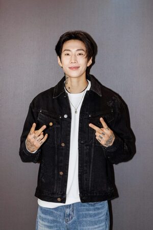 <b>박재범</b>, 8년만 알앤비 신보로 '<b>컴백</b>'…"정체성 담았다…나 밖에 못하는...