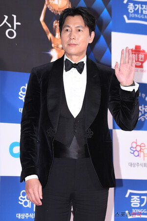 <b>정우성</b>, 혼외자 논란 '청룡영화상'에서 직접 <b>해명</b>할까?
