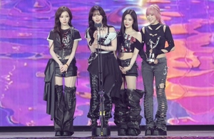 <b>에스파</b>·<b>세븐틴</b>, '<b>골든디스크</b>' <b>대상</b> 수상… '최정상 그룹' 입증