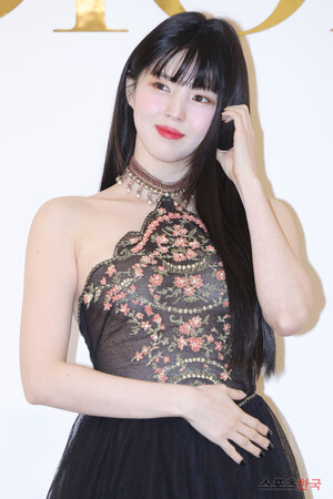 <b>한소희</b>, 사생활 논란 10개월 만에 다시 연 블로그 "편협했던 시각, 자괴...