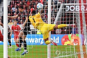 <b>결승골</b> 넣은 <b>김민재</b> 최고평점 쾌거 [<b>프라이부르크</b>-<b>뮌헨</b>]
