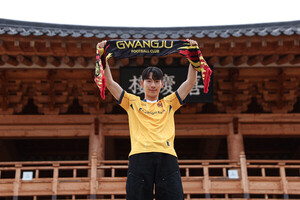 '독일-울산 찍고 효버지 품으로'... <b>광주FC</b>, '크랙' <b>황재환</b> <b>영입</b>