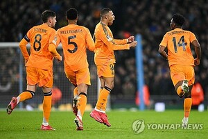 '<b>맨시티</b> <b>16강</b>도 못가나'... <b>레알</b>마드리드, 1차전 3-2 기선제압[<b>챔스 16강</b>...