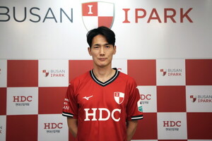'<b>조성환</b> 감독과 11년' 국대출신 <b>오반석</b>, <b>조성환</b> 따라 <b>부산</b> 이적