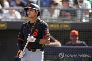 열흘만에 부상 <b>복귀</b>한 <b>이정후</b>, <b>2루타</b>+볼넷 맹활약