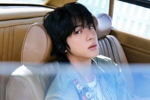 <b>방탄</b>소년단 <b>진</b>, '달려라 석진' 통해 '월클' 반전美 발산