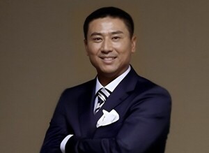 '음주운전-2군감독 사퇴' <b>박정태</b>, <b>SSG 고문</b> 위촉돼 <b>논란</b>