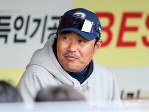통산 <b>500홈런</b> 노리는 <b>최정</b>… <b>이호준 감독</b> "이번 3연전은 아니었으면"