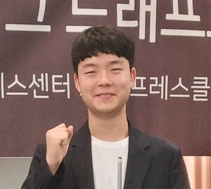 '<b>팀리그</b> 입성 <b>당구</b>천재' 김영원 "외국선수랑 말하려 영어도 배워요"[기...