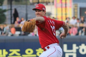 '<b>앤더슨</b> 4승-최지훈 3안타' SSG, 4연승 질주… 두산, 충격 5연패
