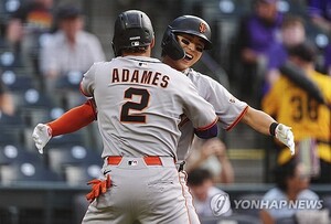 '<b>3루타</b> 포함 3출루' <b>이정후</b>, 쿠어스필드 딱 맞네… SF는 7연승