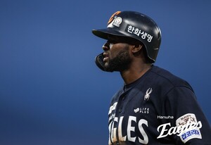 한화, 손등 부상 <b>플로리얼</b> 재활선수 등록… 대체 외국인 선수 찾는다