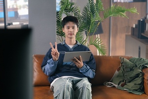 '노무사 노무진' <b>차학연</b>, TV·스크린 넘나드는 '만능 배우'의 귀환