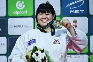 <b>김하윤</b>, <b>세계</b>유도<b>선수권</b> 여자 최중량급 <b>우승</b>! 韓유도 34년만에 쾌거