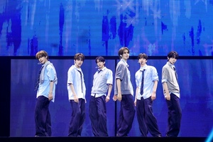 <b>투어스</b>, <b>첫 단독 콘서트</b> '눈물의 피날레'…청춘의 서사 완성 [스한:현장...