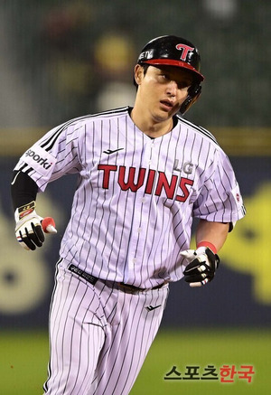 1위 보인다… '<b>박동원</b> 스리런+<b>문성주 결승타</b>' LG, KIA 꺾고 2연승