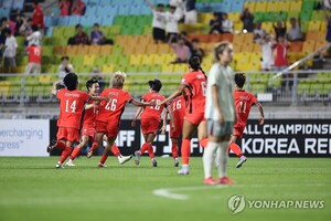 날아차기 소림축구 극장 <b>동점골</b>로 갚아준 <b>지소연</b> [한국-중국]