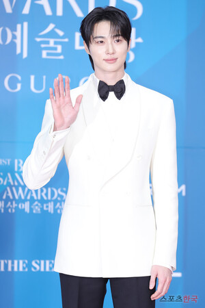 기부도 '멋짐 폭발'…<b>변우석</b>, 1억 기부로 <b>아너스클럽</b> 위촉